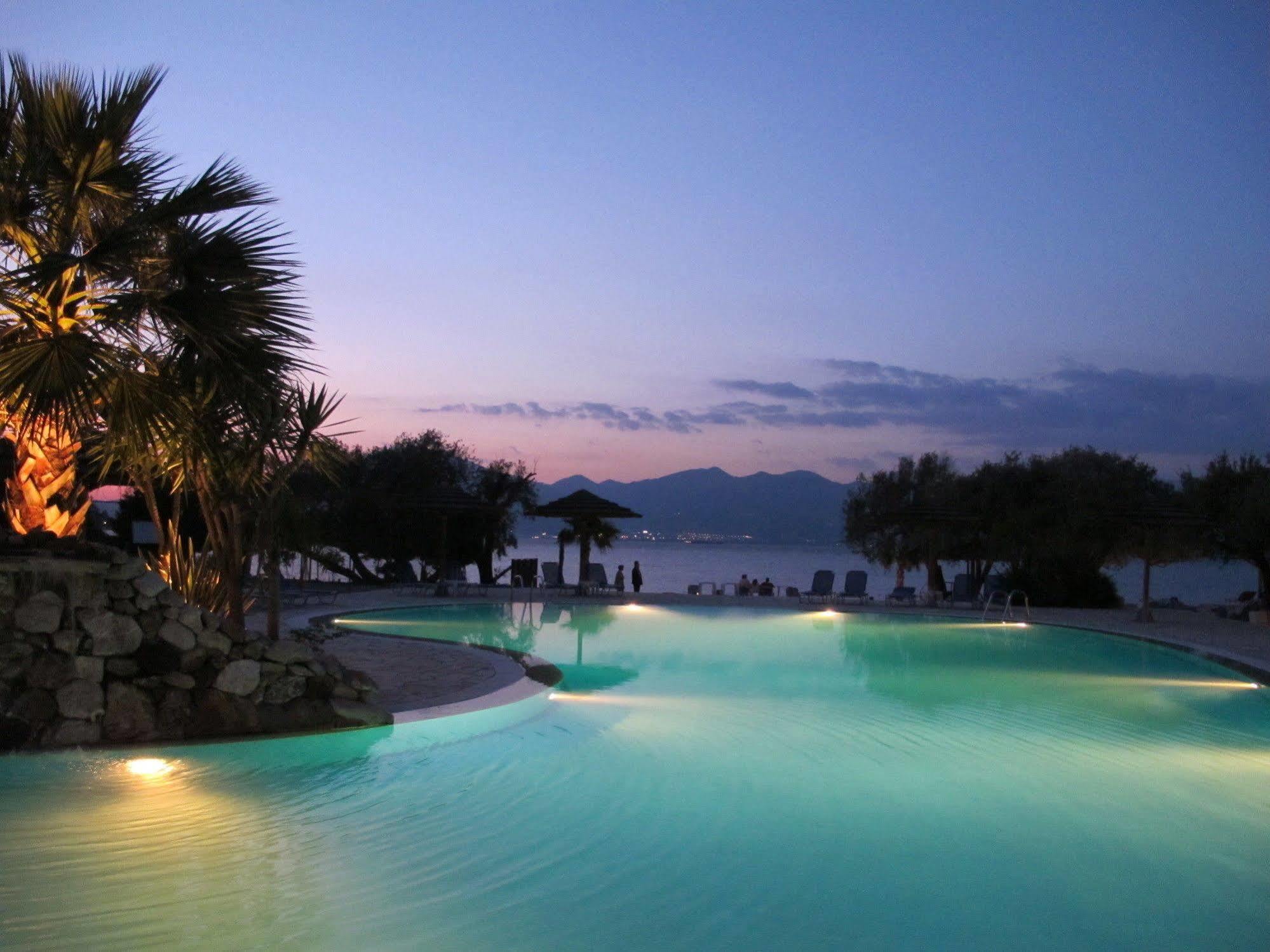 Florida Blue Bay Resort & Spa Псатопиргос Екстериор снимка