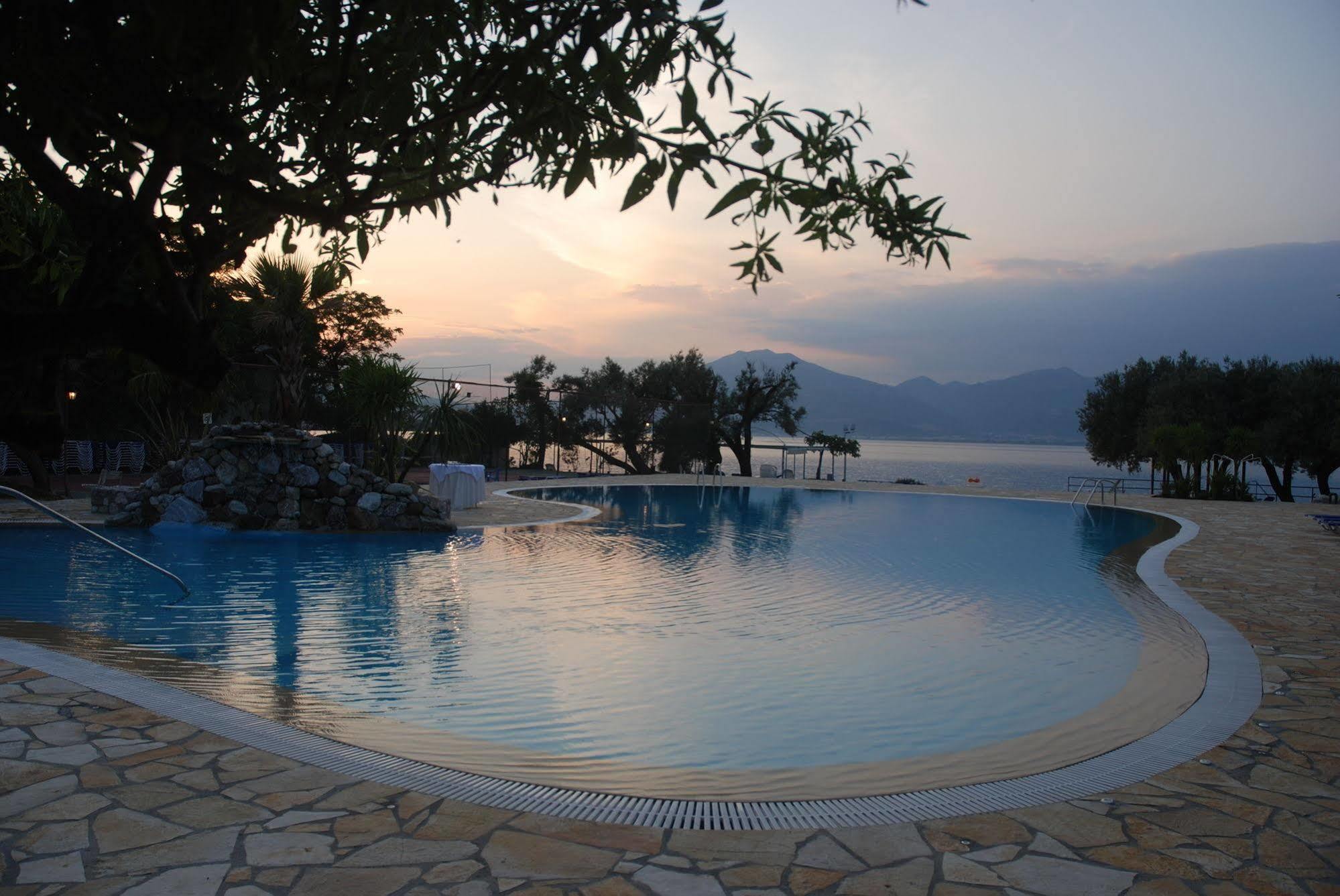 Florida Blue Bay Resort & Spa Псатопиргос Екстериор снимка