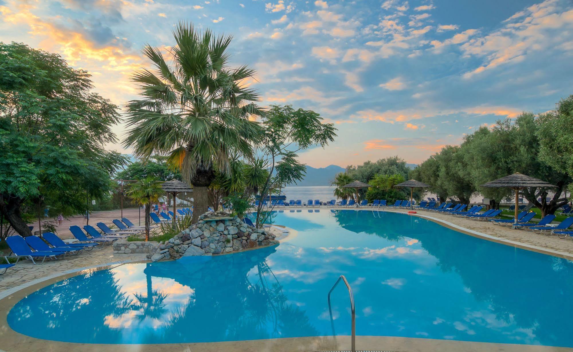Florida Blue Bay Resort & Spa Псатопиргос Екстериор снимка